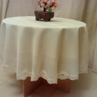 Round table covers and napkins