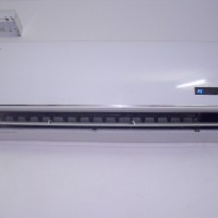 2 new HISENSE Air conditions, cold and worm, used for 2 months only.