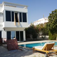 Seafront villa in Tower area for short lease ( max. 3 months)
