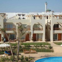 Two bedrooms apartment for rent in Sunny Lakes.
