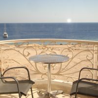 2 bedrooms flats for rent in Montazah sea view, 1 line, beach 2 min.