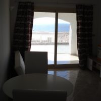 2 bedrooms flats with sea view for short and long term rent