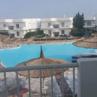 1bedroom pool front at Retz Compound for rent
