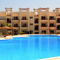 Apartments for sale in Sunny lakes.